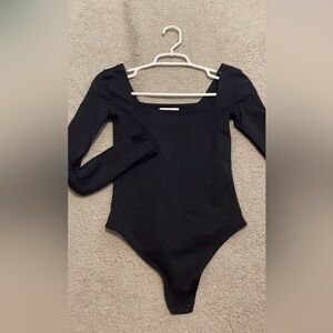 Aritzia long sleeve bodysuit xs